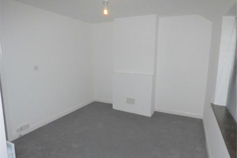 2 bedroom terraced house to rent, Warwick Crescent, Hayes, UB4 8RF