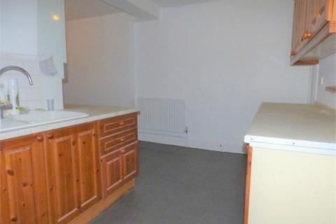 2 bedroom terraced house to rent, Warwick Crescent, Hayes, UB4 8RF