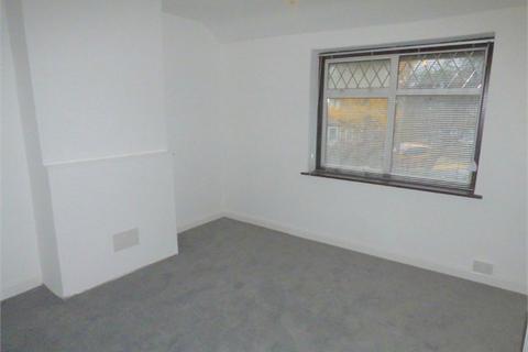 2 bedroom terraced house to rent, Warwick Crescent, Hayes, UB4 8RF