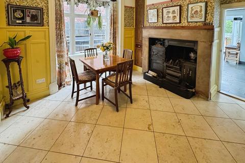 5 bedroom detached house for sale, Alexandra Road, Winshill, Burton-on-Trent, DE15