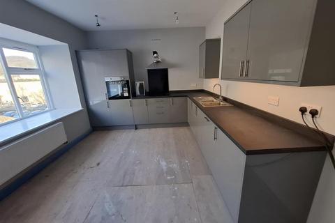 3 bedroom apartment to rent, Spring Gardens, Buxton