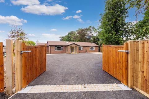 Wood Lane, Iver SL0