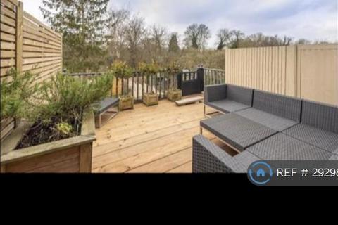 2 bedroom terraced house to rent, Riverside Road, St Albans, AL1