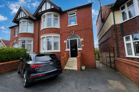Semi-detached house - Warley Road, Blackpool FY1