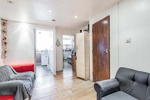 1 bedroom flat for sale, Clapham Road, London