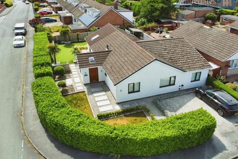 4 bedroom bungalow for sale, Huntsmans Corner, Wrexham LL12