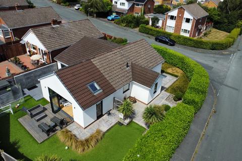 4 bedroom bungalow for sale, Huntsmans Corner, Wrexham LL12
