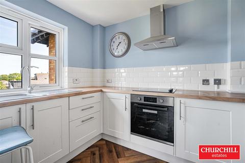1 bedroom flat for sale, Westleigh Court, Wanstead