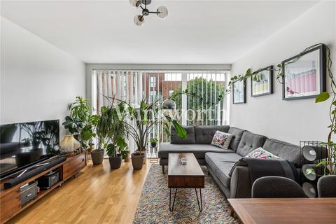 Bathurst Square, London, N15