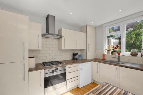 2 bedroom flat for sale, St. Marys Road, London, NW11