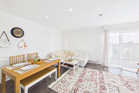3 bedroom flat for sale, Thornbury Way, Walthamstow E17