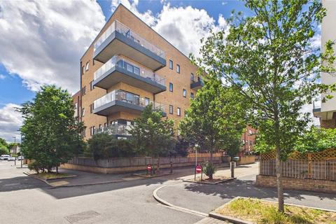 3 bedroom flat for sale, Thornbury Way, Walthamstow E17