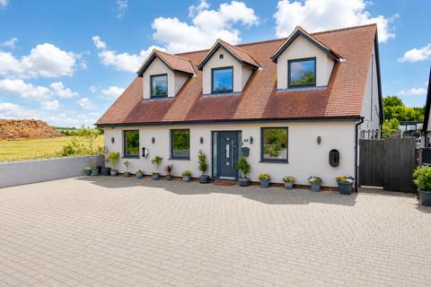 6 bedroom house for sale, 4 bed detached plus 2 bed annex. Owles Lane, Buntingford
