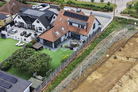 6 bedroom house for sale, 4 bed detached plus 2 bed annex. Owles Lane, Buntingford