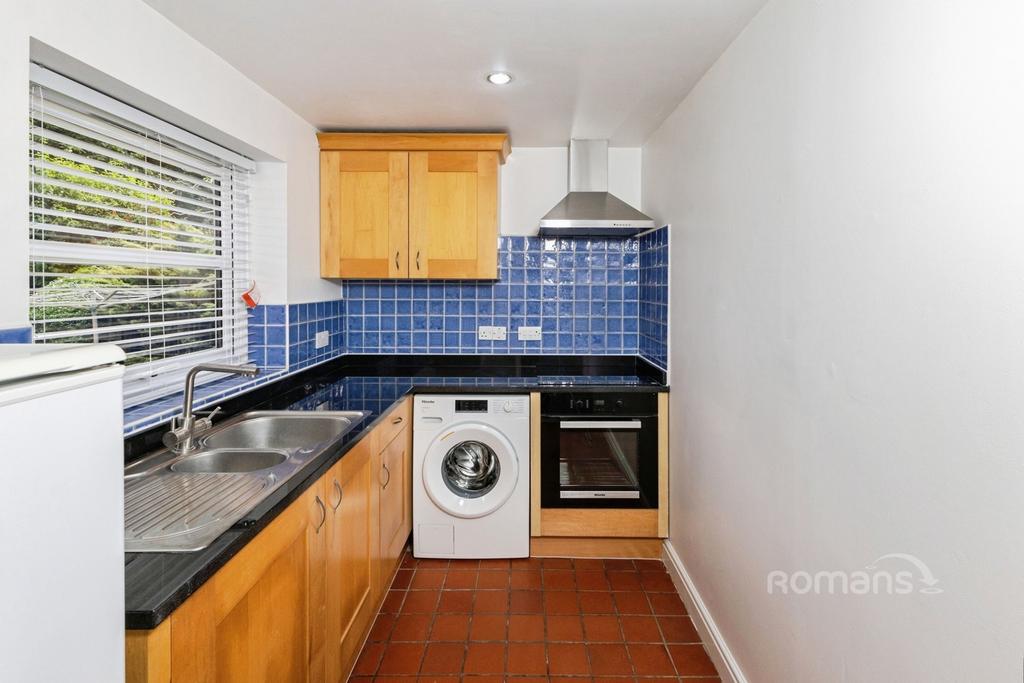 Elm Park Court, Reading, Berkshire, RG30 - View 3