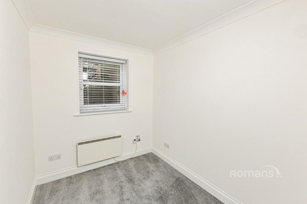 Elm Park Court, Reading, Berkshire, RG30 - View 4