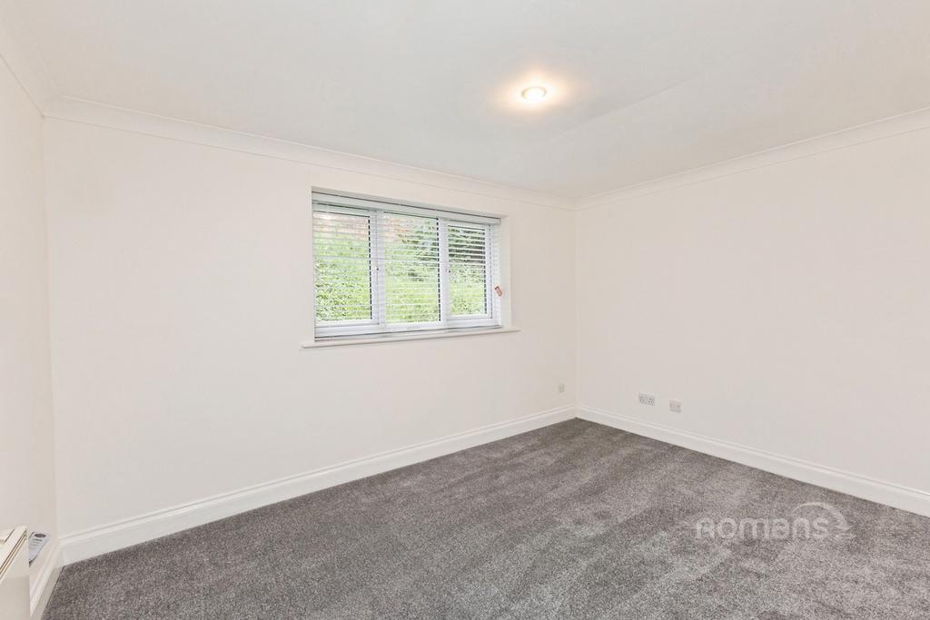 Elm Park Court, Reading, Berkshire, RG30 - View 6