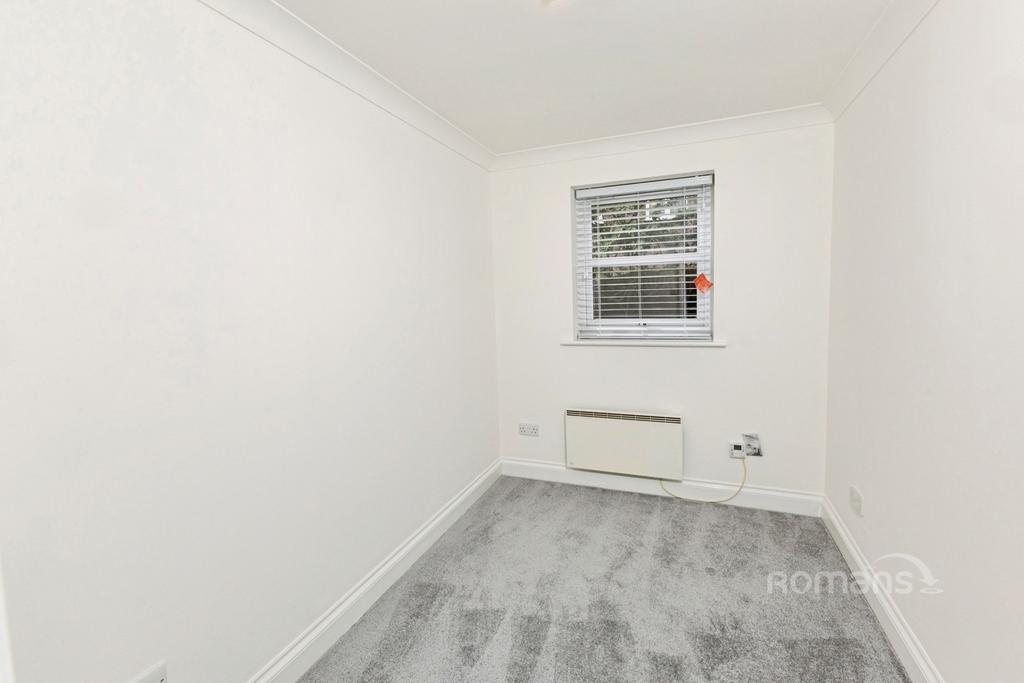 Elm Park Court, Reading, Berkshire, RG30 - More