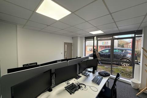 Office to rent, Shrewsbury Ave Peterborough PE2 7UH