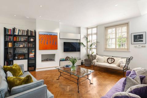 3 bedroom mews for sale, Kersley Mews, London, SW11