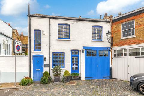 3 bedroom mews for sale, Kersley Mews, London, SW11