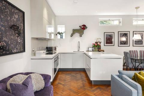 3 bedroom mews for sale, Kersley Mews, London, SW11