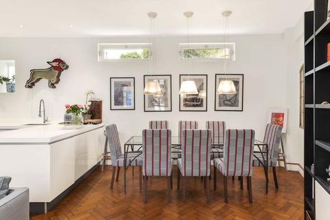 3 bedroom mews for sale, Kersley Mews, London, SW11