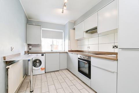 1 bedroom flat for sale, Chigwell Road, Woodford Green, IG8