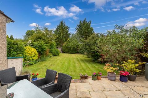 5 bedroom detached house for sale, Upper Pines, Banstead