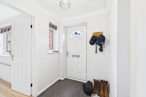 3 bedroom semi-detached house for sale, 58 Southfield Close, Driffield, YO25 5YU