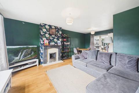 3 bedroom semi-detached house to rent, Bridge Lane, Appleton, WA4