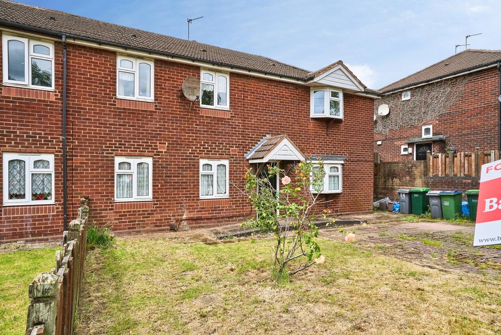 3 bedroom maisonette for sale
