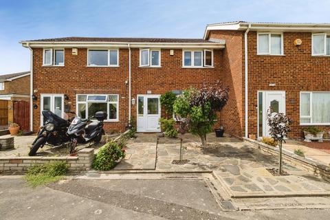 Roborough Walk, HORNCHURCH, Essex, RM12
