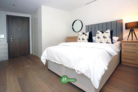 Studio to rent, Upper Ground, South Bank Tower, London SE1