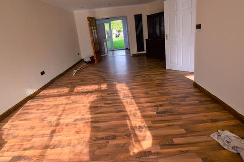 4 bedroom semi-detached house to rent, Eastleigh Avenue, Harrow HA2