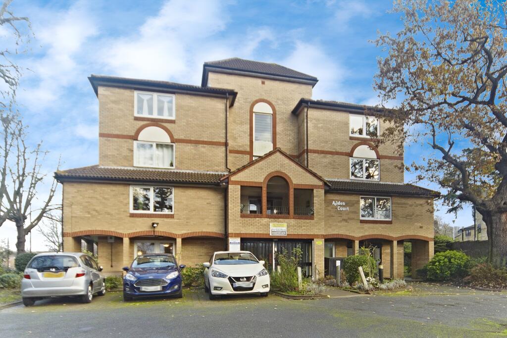 House in Croydon - View 2