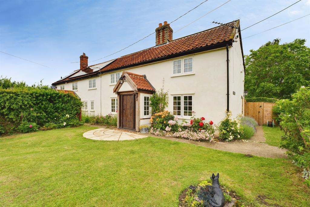 3 bedroom semi-detached house for sale