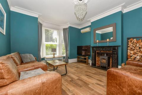 4 bedroom detached house for sale, Garfield Road, Ryde PO33