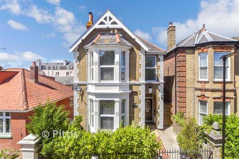4 bedroom detached house for sale, Garfield Road, Ryde PO33