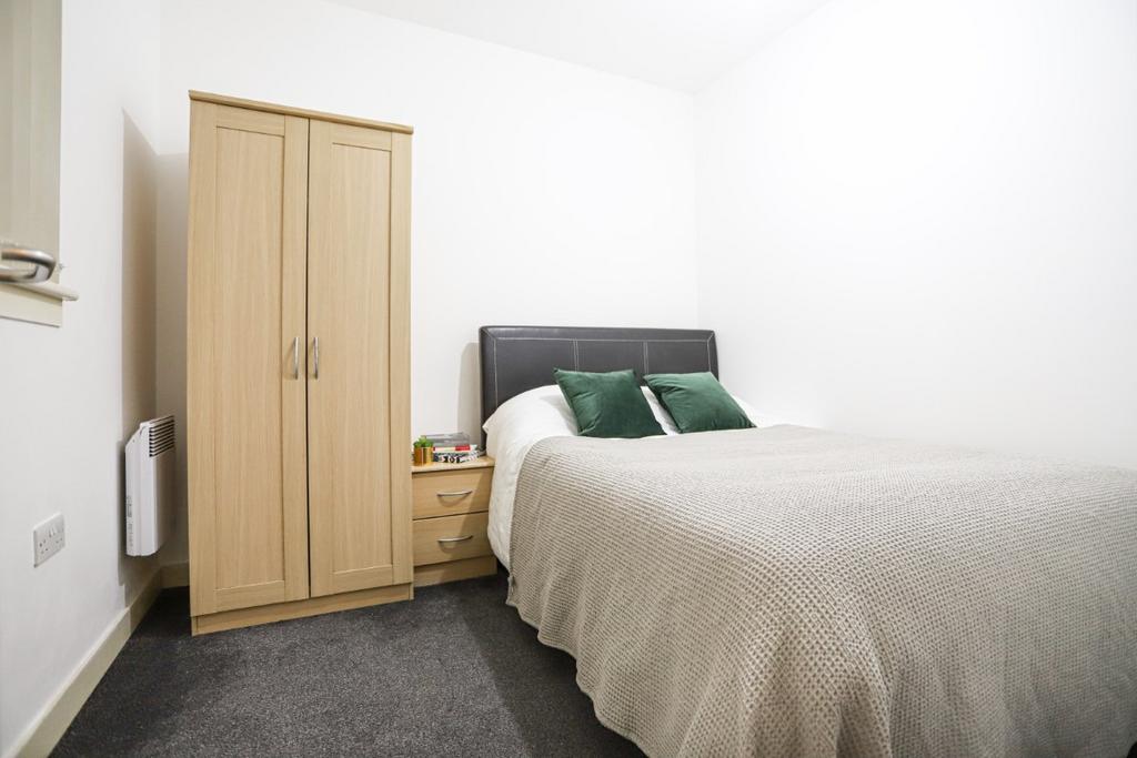 Apartment in Liverpool - More