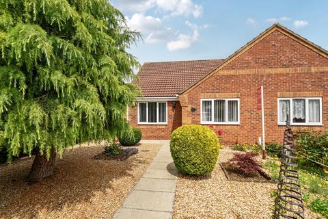 2 bedroom semi-detached bungalow for sale, Elmtree Road, Ruskington, Sleaford, Lincolnshire, NG34