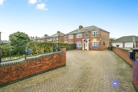 Semi-detached house - Tickhill Road, Balby, Doncaster