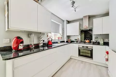 3 bedroom detached house for sale – pohled 2