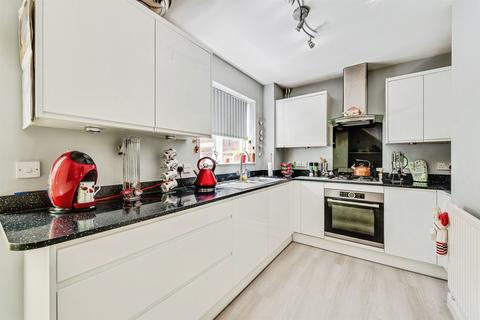 3 bedroom detached house for sale, Dunvant Road, SWINDON