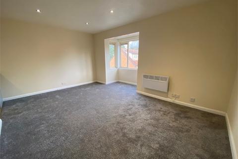Studio to rent, Mead Avenue, Langley SL3