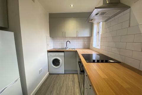 Studio to rent, Mead Avenue, Langley SL3