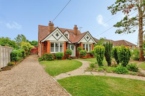 4 bedroom chalet for sale, North Road, Crawley