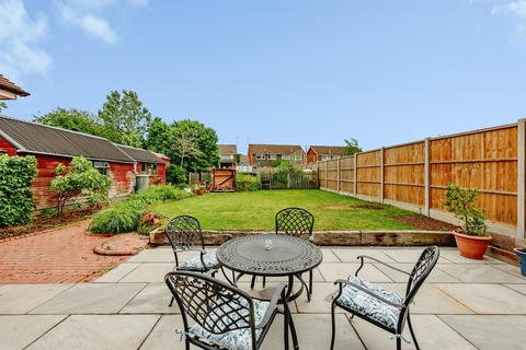 4 bedroom chalet for sale, North Road, Crawley