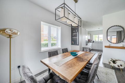 4 bedroom semi-detached house for sale, Honeysuckle Copse, Warfield, Bracknell