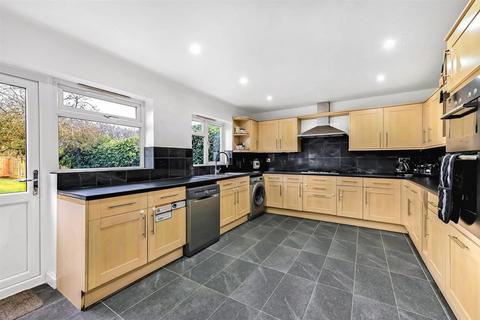 4 bedroom detached house for sale, Little Pipers Wexham Street, Slough
